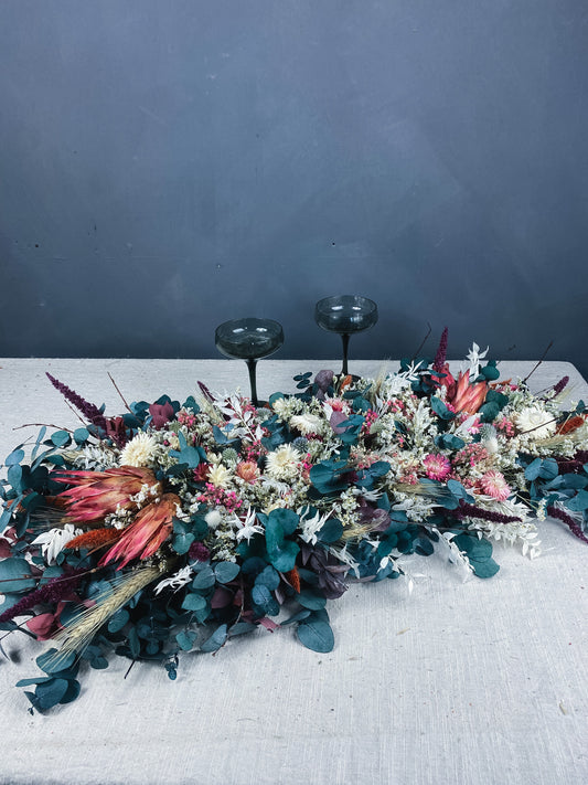 Willa dried flower centrepiece