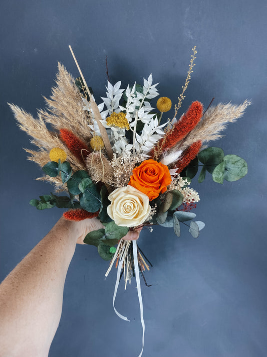 Mia dried flower bouquet