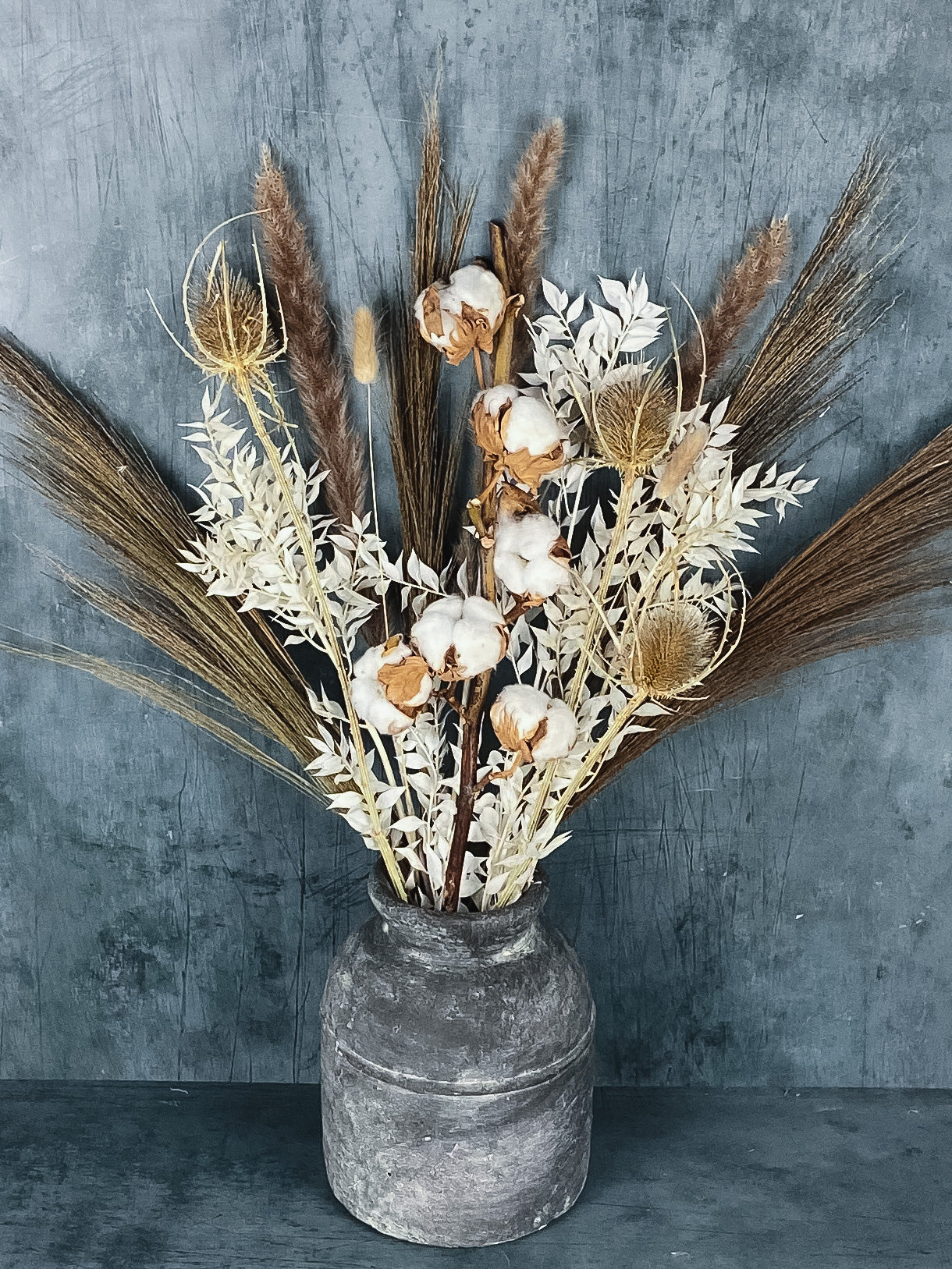 Nia Dried Flower Arrangement