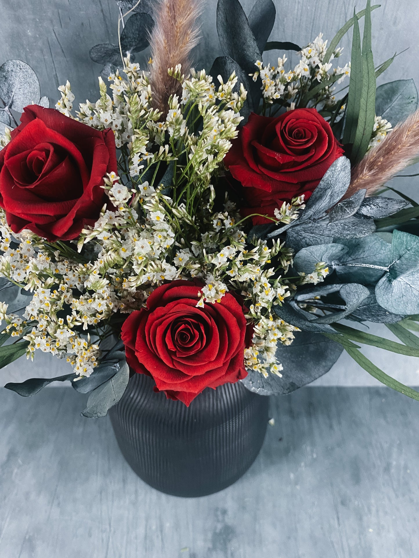 Rosa dried flower bouquet