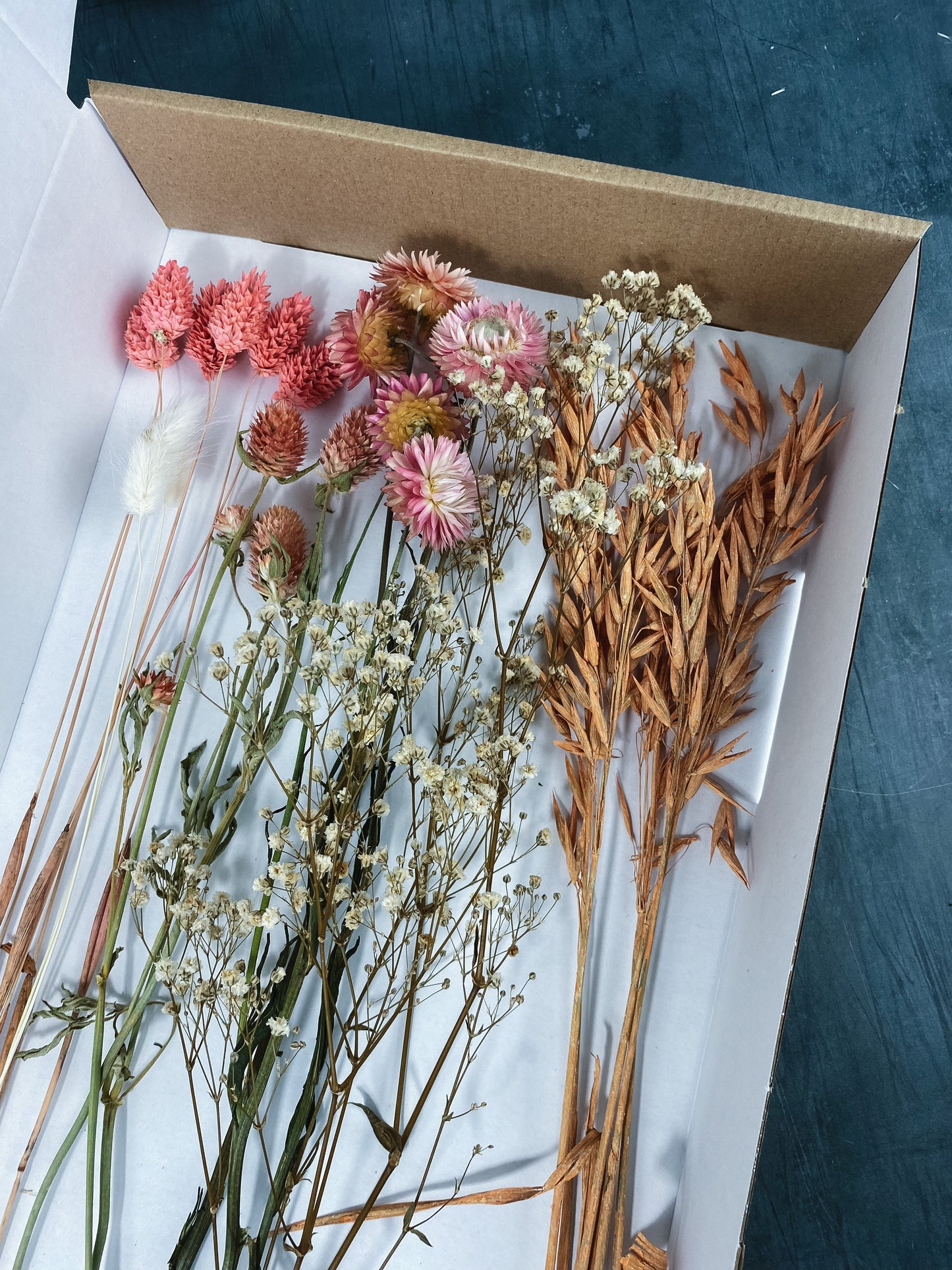 Mila DIY dried flower arrangement