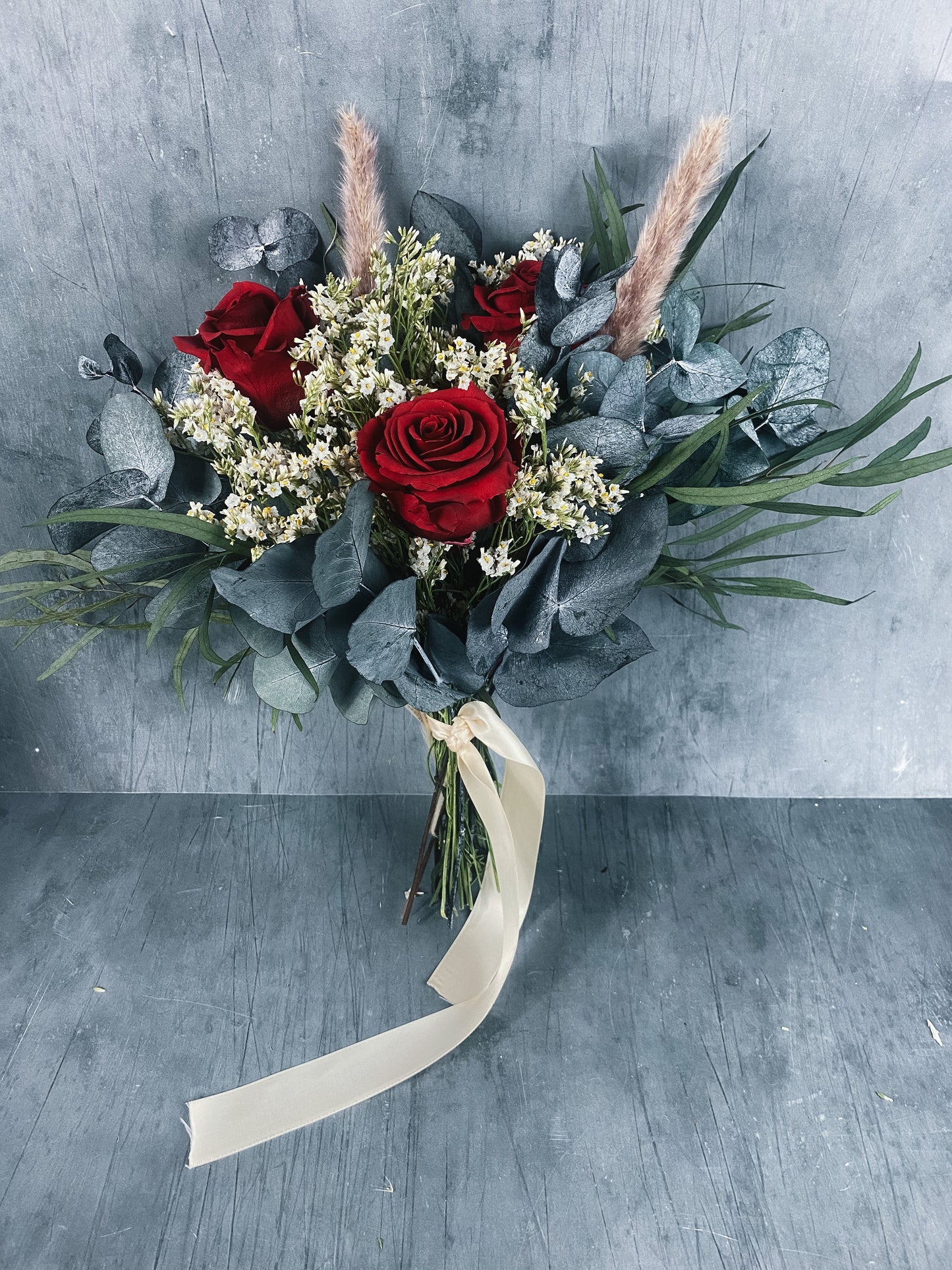 Rosa dried flower bouquet