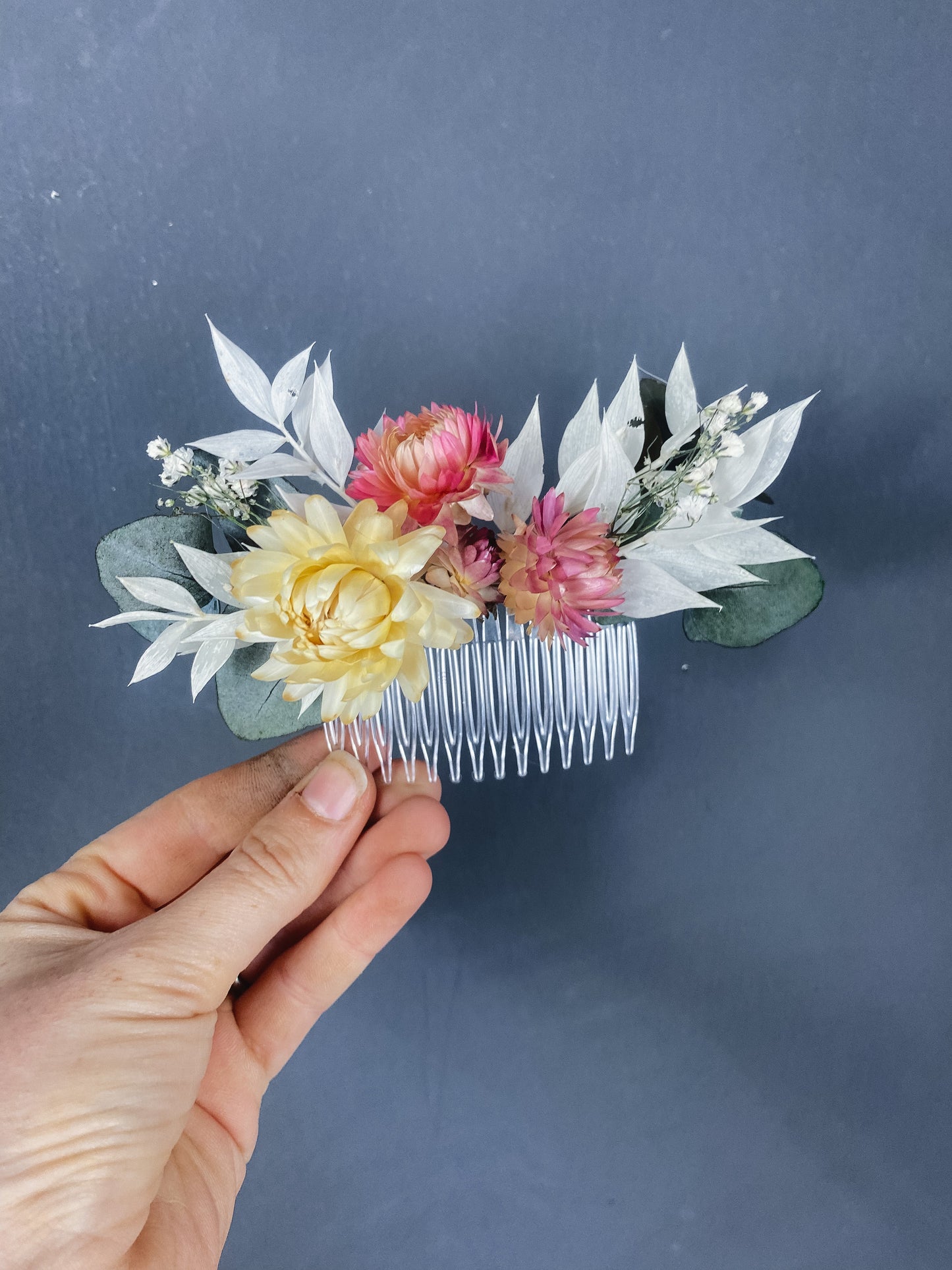 Tara dried flower hair comb